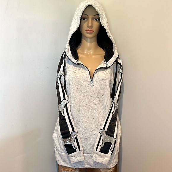 VS Sweater - Picture 1 of 3